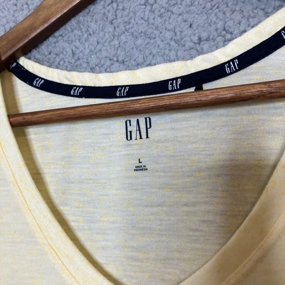 LOT of 2 Gap Linen Blend Short Sleeve Tees Women L Blue Yellow V-Neck Coastal